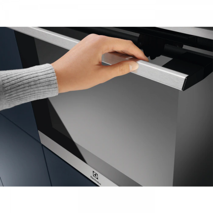 Cuptor Cu Abur Electrolux EOD6P66X, SteamBake Cu Autocuratare Pirolitica, A+, 72 Litri, Inox Antiamprenta, 59,4 x 59,6 x 56,9 Cm