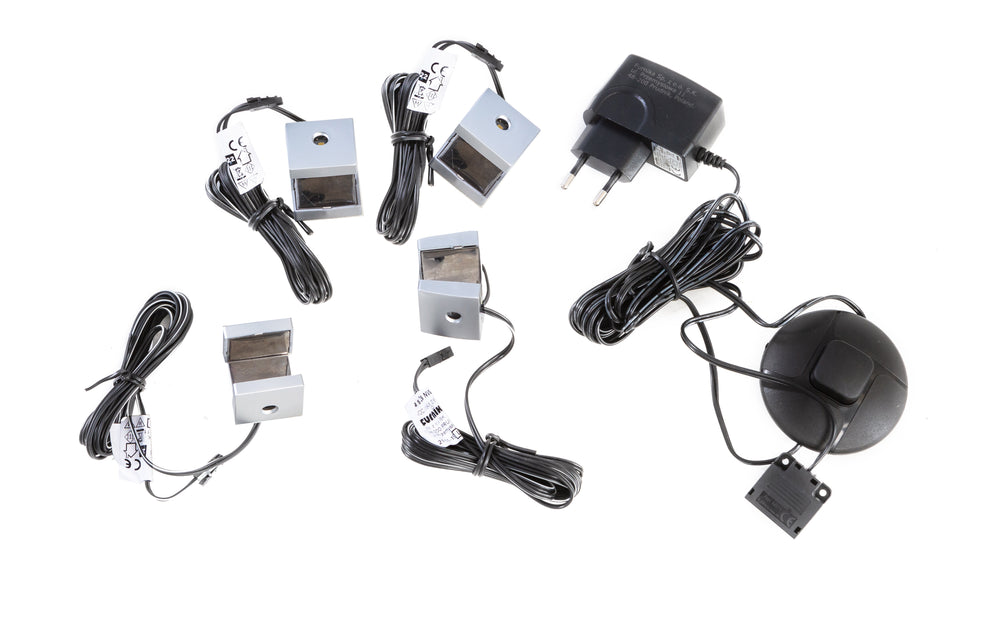 Sistem de iluminare LED pentru vitrina cu 3 usi Behalf