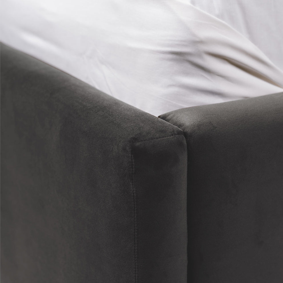 Pat Tapitat Ravel, Negru, Dimensiune Saltea 180 x 200 Cm, Cu Somiera Rabatabila